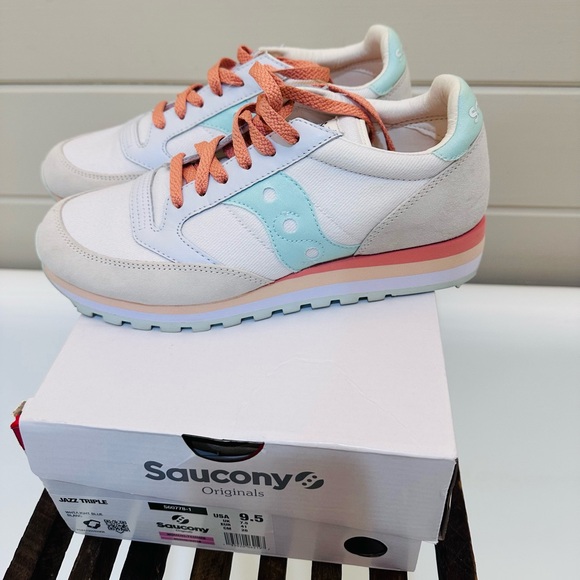 Saucony Jazz Triple Lifestyle Sneakers - Picture 2 of 4